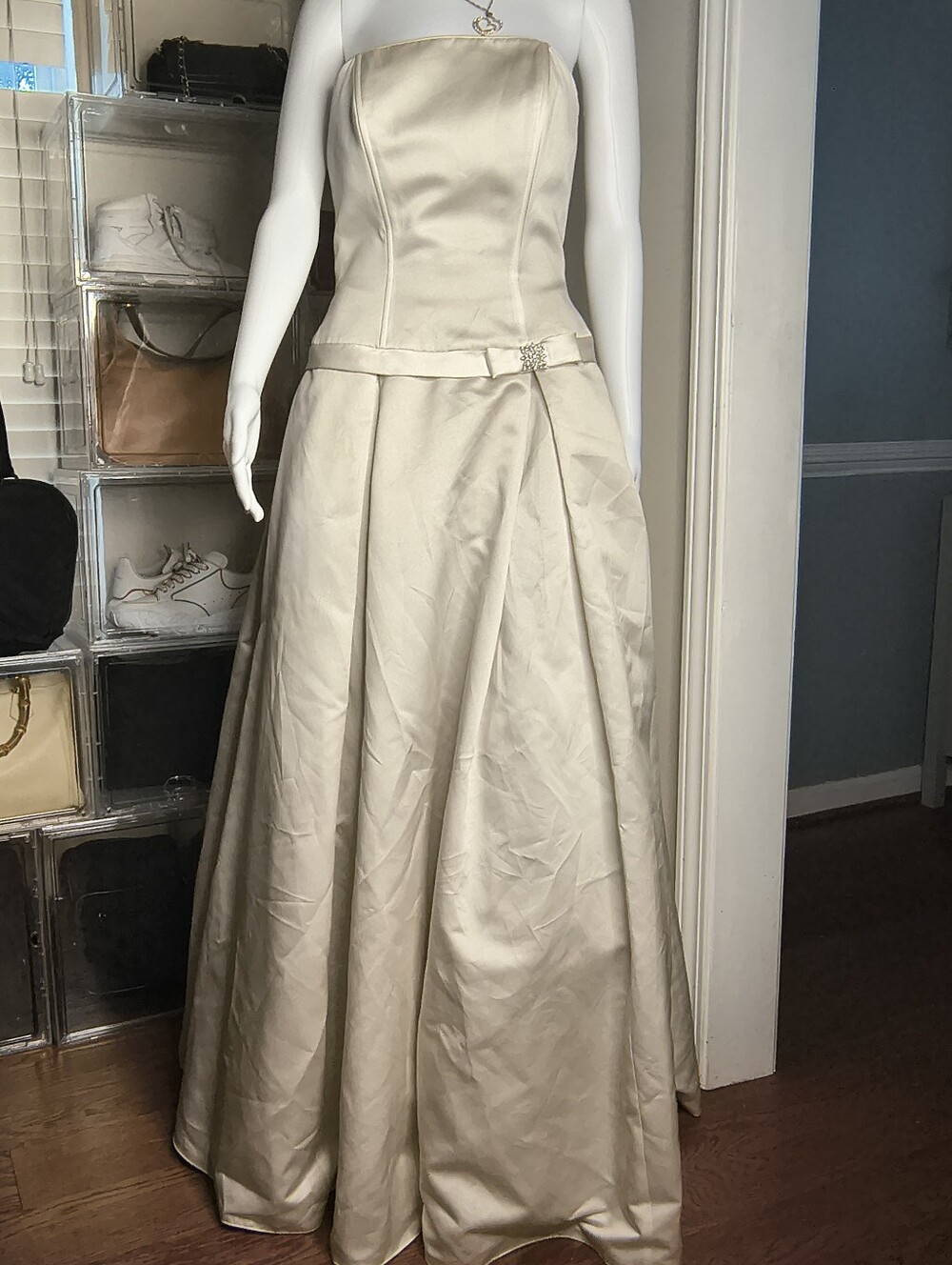 Vintage 2006 Catalina Satin Wedding Dress Size 8 Bow Accent